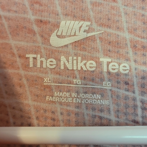 Nike Boys' Sportswear Club Graphic Cotton T-Shirt Tee, Red, XL - Picture 3 of 4